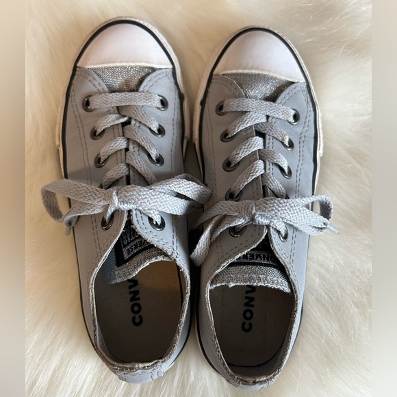 Converse ⚜️ Gray Leather Low Top Sneakers - Picture 3 of 7